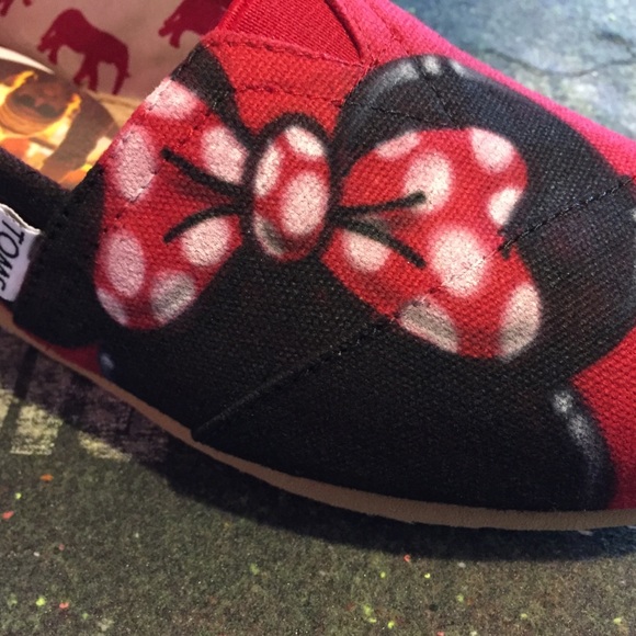 Custom Airbrush Disney Toms Mickey Minnie Mouse - Picture 2 of 3